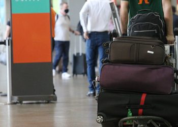 PF prende foragido acusado de trocar etiquetas de malas em aeroporto