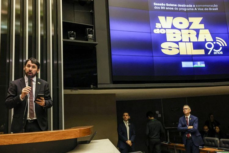 Congresso Nacional homenageia os 90 anos da Voz do Brasil