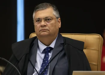 Dino determina que PF investigue emendas que chegam a R$ 694 milhões