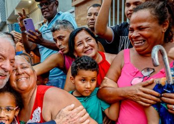 Recife – PE: Moradores de Brasília Teimosa recebem títulos fundiários