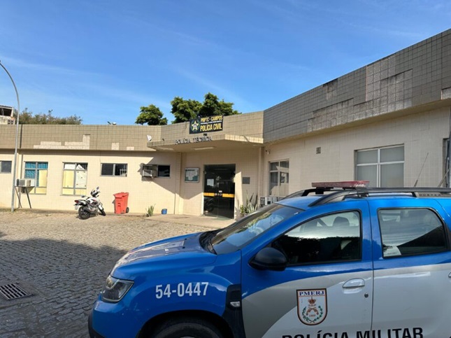 Idoso é encontrado morto dentro de hotel em Campos