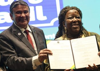 Governo lança programa de acolhimento a repatriados e deportados