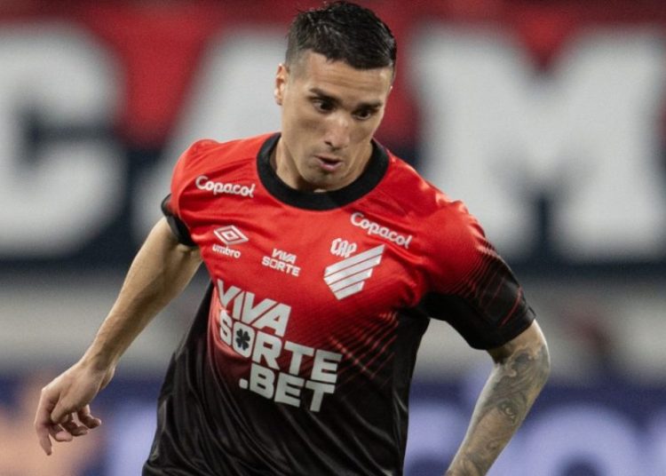 Athletico dá mais um vexame, revolta a torcida e amplia jejum na Série B