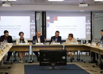 Prefeitos de cidades afetadas pelo tarifaço dos EUA se reúnem no BNDES