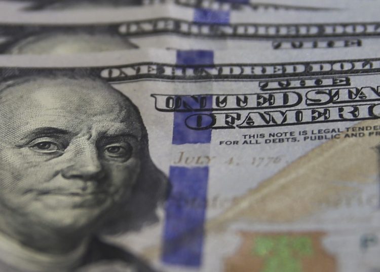 Dólar sobe para R$ 5,40 em dia de correção no mercado