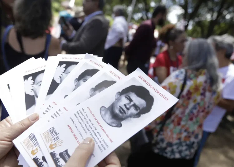 Famílias recebem certidões de óbito retificadas de vítimas da ditadura