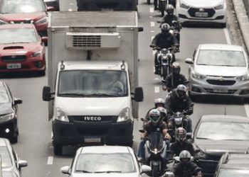 Divergência entre São Paulo e Rio expõe complexidade dos mototáxis