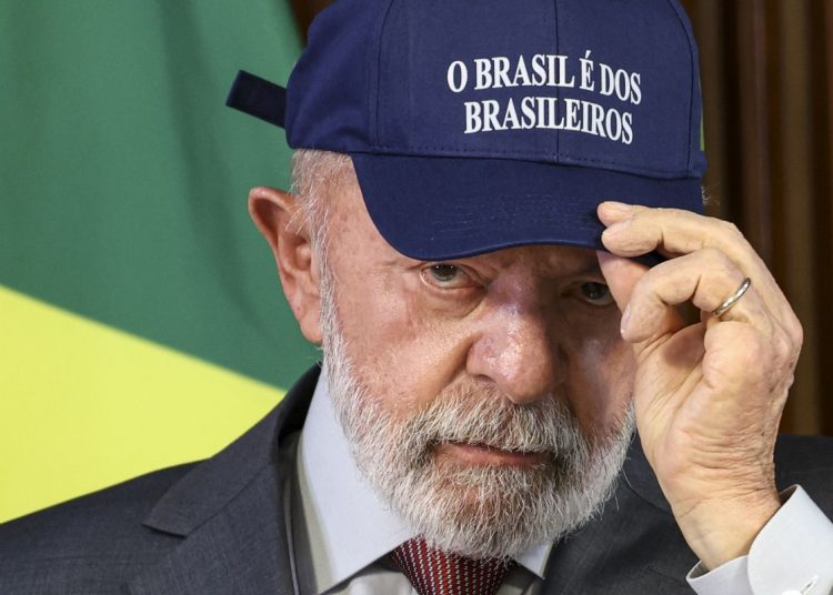 Governo federal muda slogan para “Do lado do povo brasileiro”