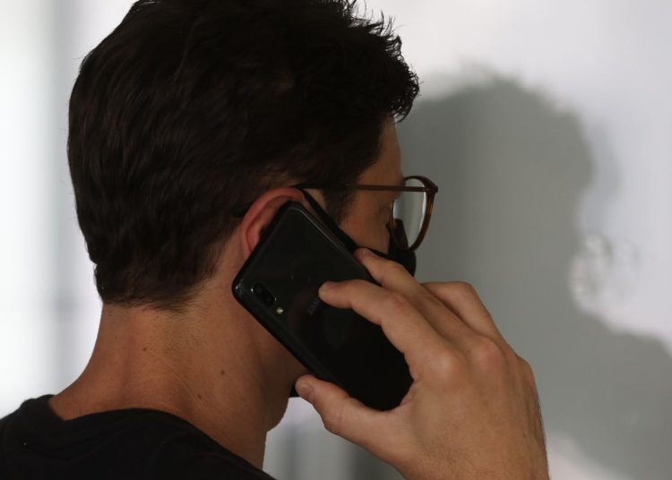 Procons e Idec criticam Anatel por revogar obrigatoriedade do 0303