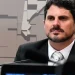 Senador Marcos do Val é levado para colocar tornozeleira eletrônica