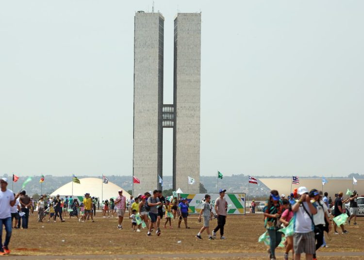 Esplanada dos Ministérios recebe desfile de 7 de setembro no domingo