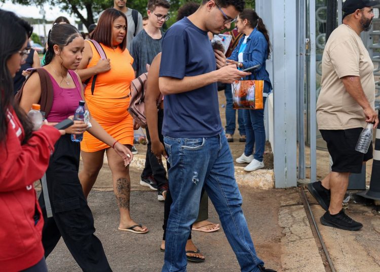 No Brasil cerca de 22% dos adultos têm diploma superior