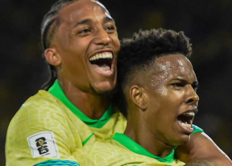 Brasil domina o Chile e deslancha com retornos de Paquetá e Luís Henrique