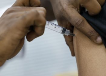 Síndrome Respiratória Aguda Grave volta a crescer no DF e Goiás