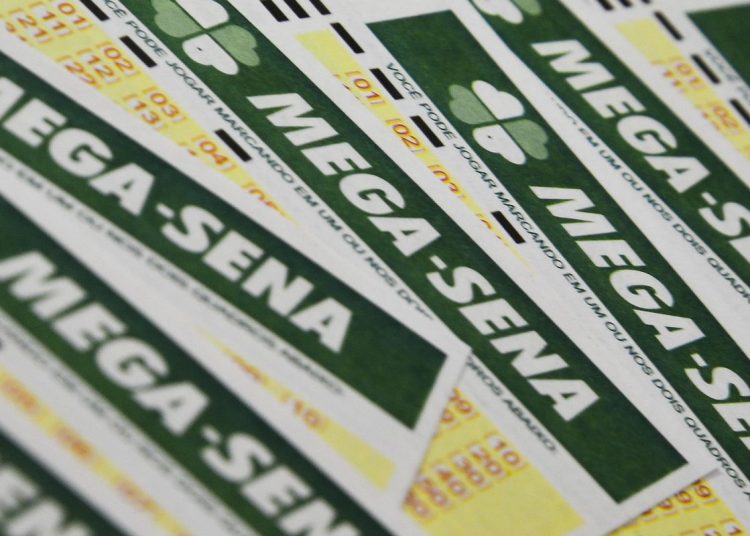 Mega-Sena acumula e prêmio principal vai para R$ 55 milhões