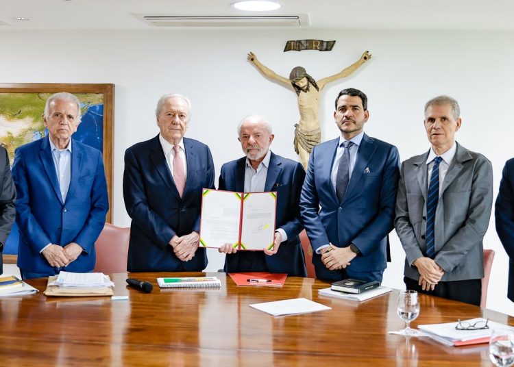 Lula assina projeto de lei Antifacção e envia ao Congresso