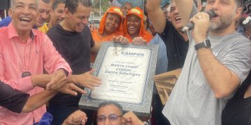 Ao lado de vereadores ,secretários ,Agente do bairro e moradores ,PREFEITO WLADIMIR inaugura Bairro legal santa Edwirgens & Codin