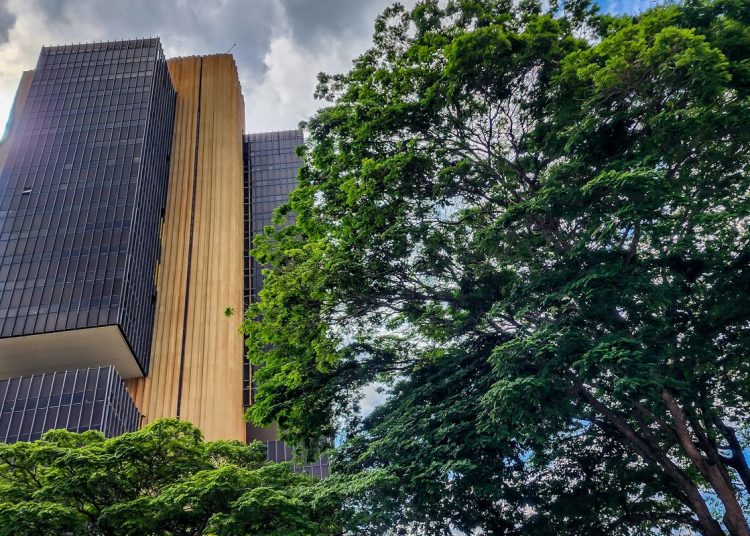 Copom mantém Selic em 15% ao ano