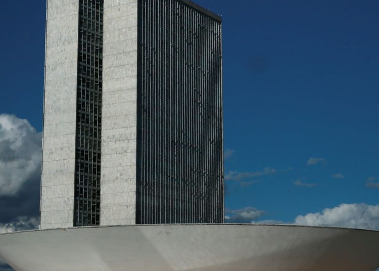 Comissão especial da Câmara aprova novo Plano Nacional de Educação