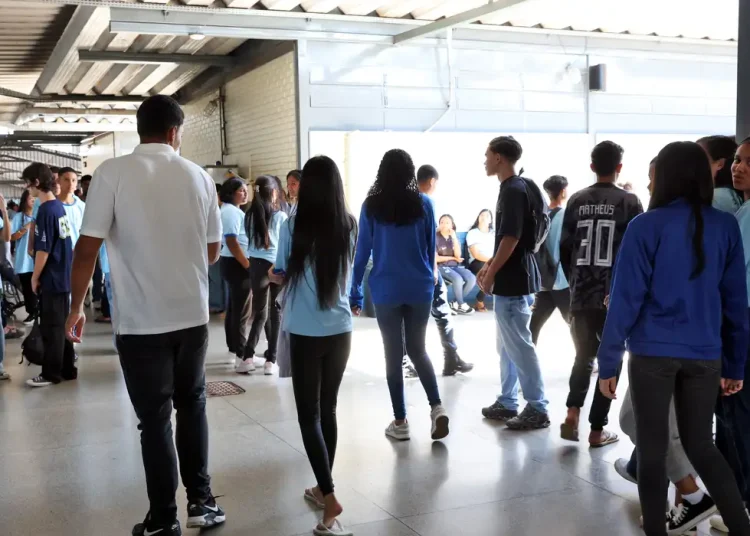 Pé-de-Meia: MEC começa pagar parcelas incentivo-conclusão e Enem