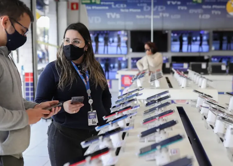 Bolsa Família não retira mulheres do mercado de trabalho, diz FMI