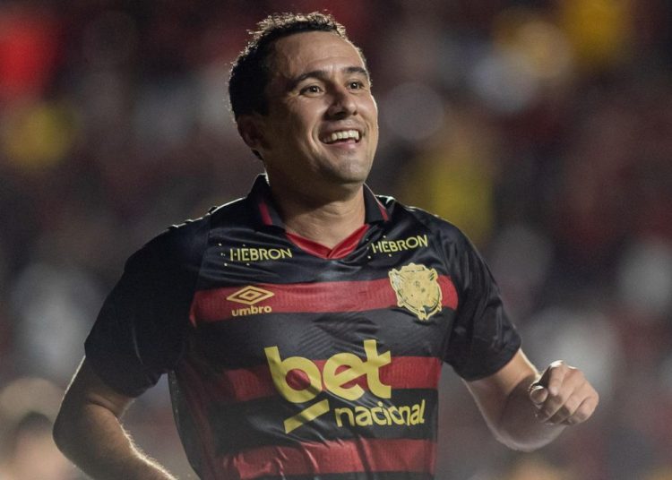 Ídolo do Athletico, Pablo é anunciado por clube paranaense