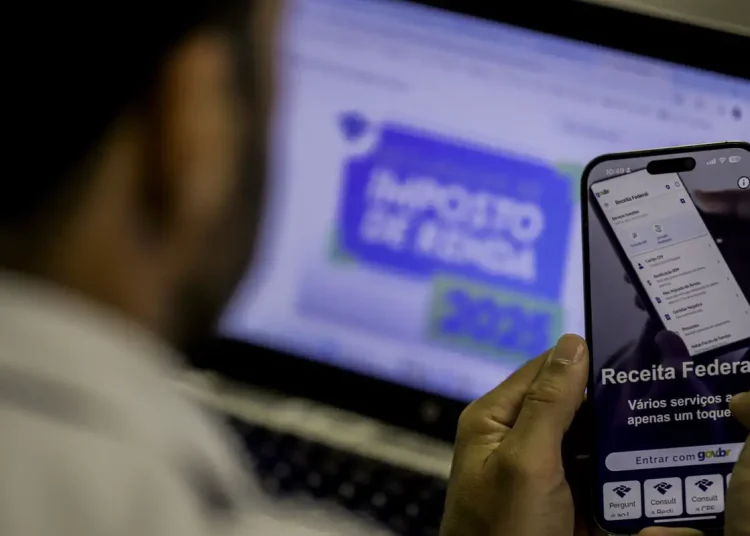 IR: trabalhador receberá mensagem para conferir contracheque