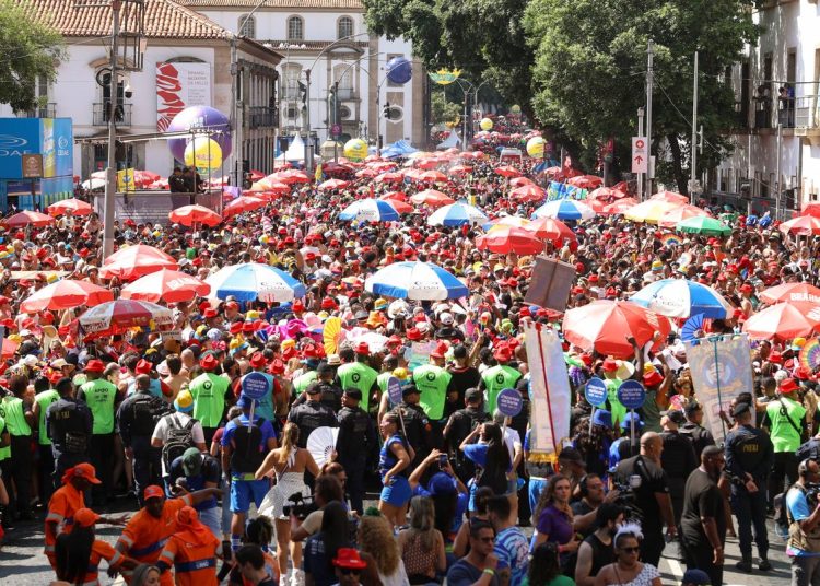 PM do Rio prende 243 pessoas entre a sexta e o domingo de Carnaval