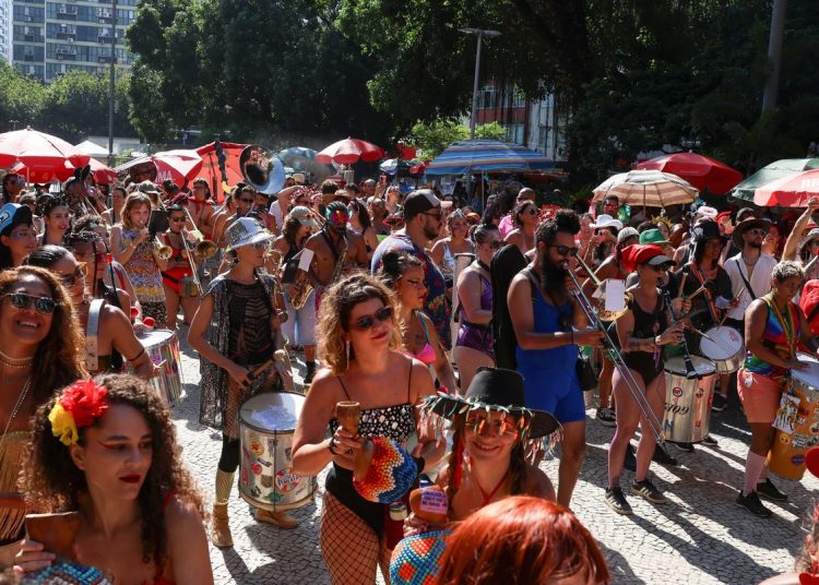 Rio atende 2.843 pacientes no Sambódromo e 694 nos blocos de rua