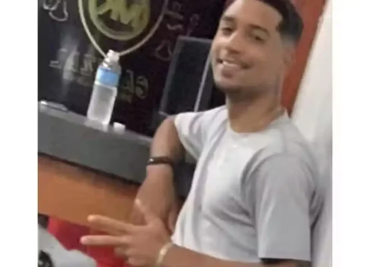Homem que matou mulher em joalheria deixa hospital e é preso