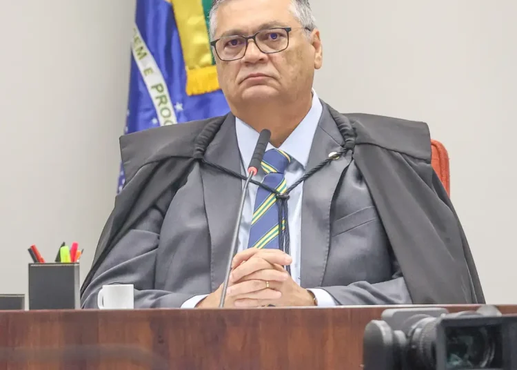 Flávio Dino pede vista em julgamento sobre eleição para governo do Rio