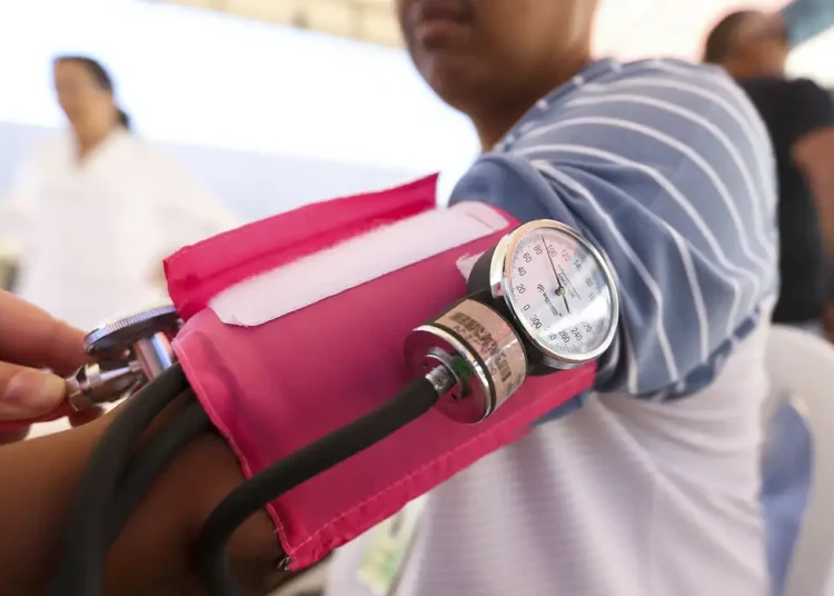 Hipertensão: silenciosa e hereditária, doença pede mudança de hábitos