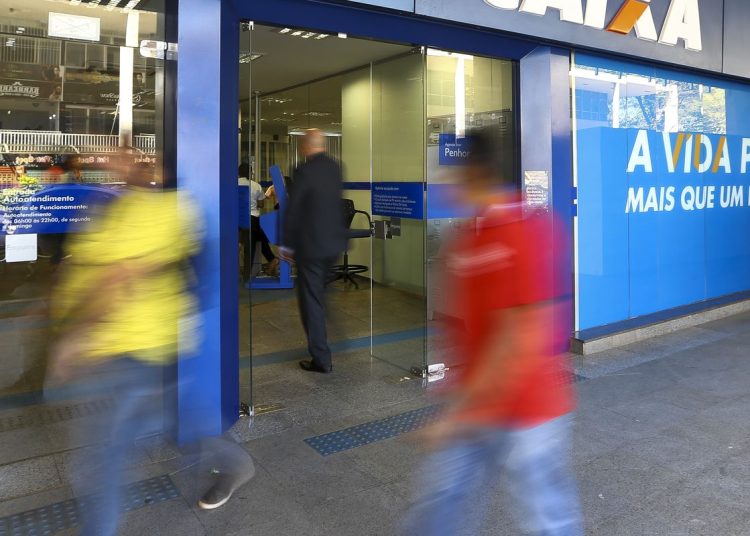 Agências bancárias estarão fechadas durante feriado de 1º de Maio