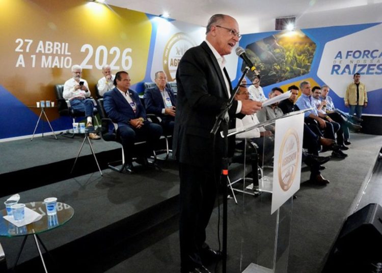Alckmin anuncia R$ 10 bilhões para modernização de máquinas agrícolas