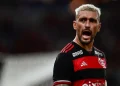 Arrascaeta fratura a clavícula e pode ficar fora da Copa do Mundo