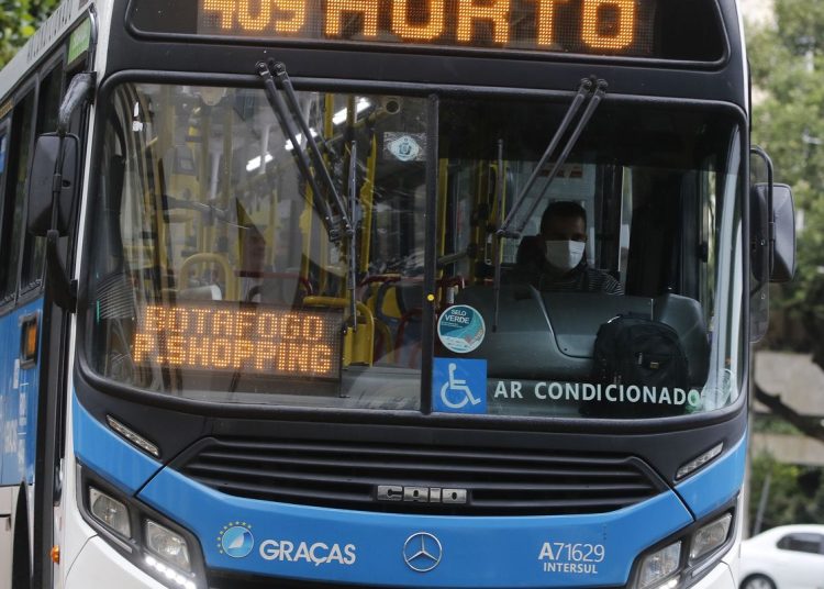 Lei do RJ visa coibir abuso contra mulheres no transporte público