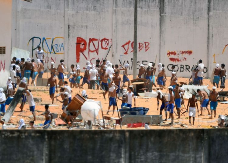 Brasil no Mundo discute impacto de decisão dos EUA sobre facções