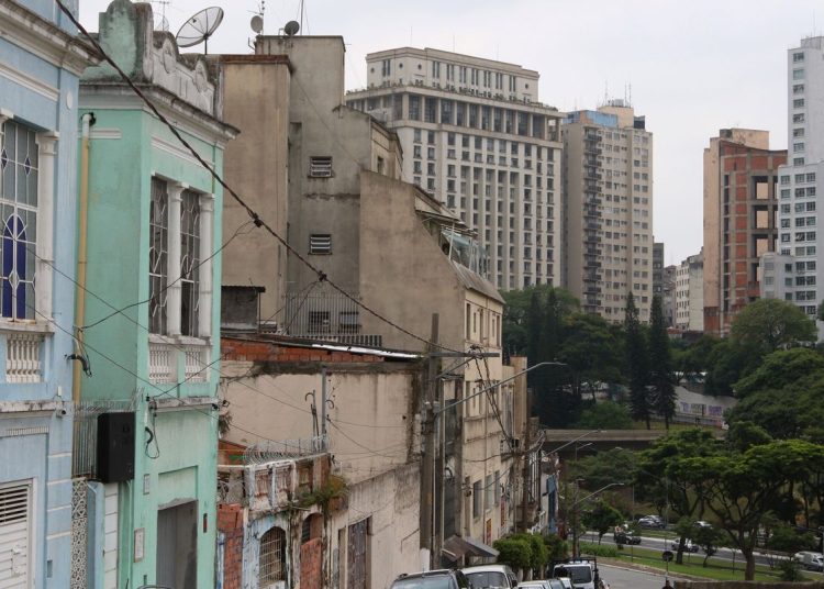 Bem-viver norteia Feira do Livro da Rocha, no bairro do Bixiga em SP