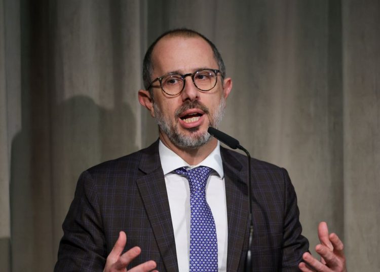 “Não precisamos eleger um país polícia do mundo”, diz ministro da CGU