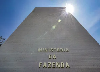 Defesa e Cidades lideram bloqueios no Orçamento de 2026