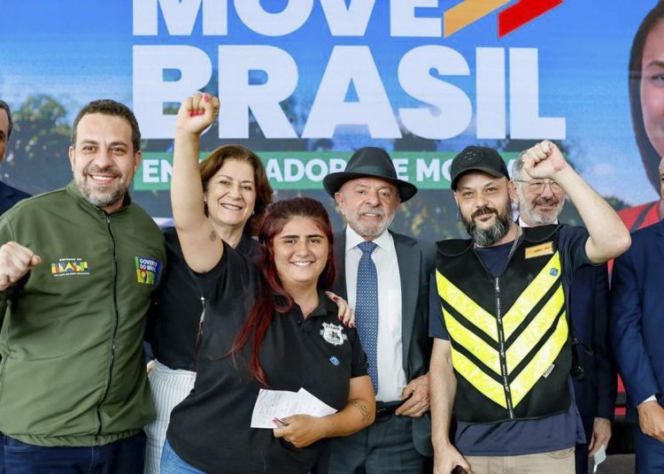 Governo amplia crédito para motociclistas de aplicativos