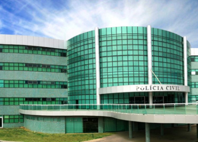 Operação da Polícia Civil investiga descontos em benefícios do DF