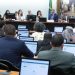 CCJ da Câmara suspende análise de PEC que reduz maioridade penal