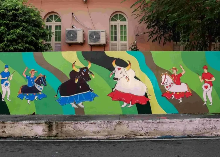 Parintins ganha novos murais e amplia circuito de arte urbana