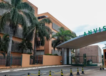 Anvisa suspende importação de colírios da Excelvision