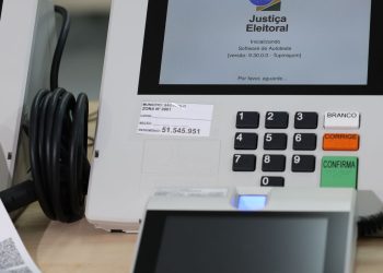 Justiça Eleitoral afasta servidores com parentes candidatos