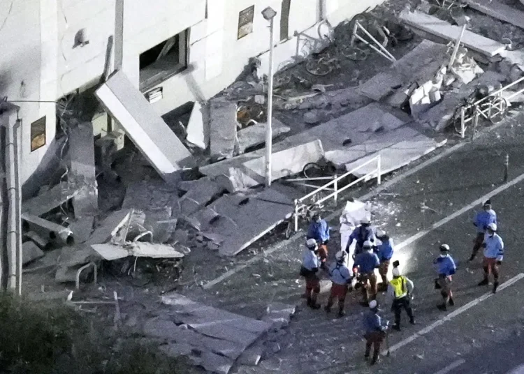 Terremoto atinge Japão e 300 mil são deslocados de áreas de risco