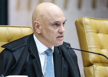 Moraes pede manifestação da PGR sobre recusa de Flávio em depor