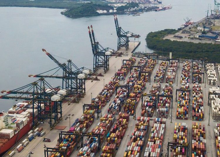 Novas tarifas dos EUA devem afetar quase 30% das exportações do Brasil
