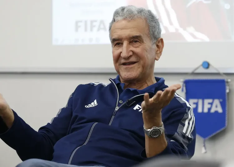 Parreira apresenta melhora e pode deixar UTI até o final de semana